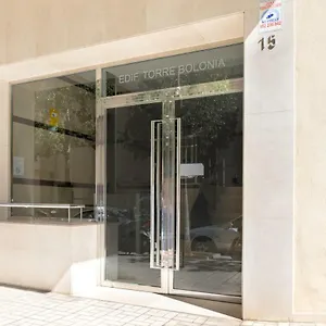 https://apartamento-malaga-beach.hotelsinnerja.org